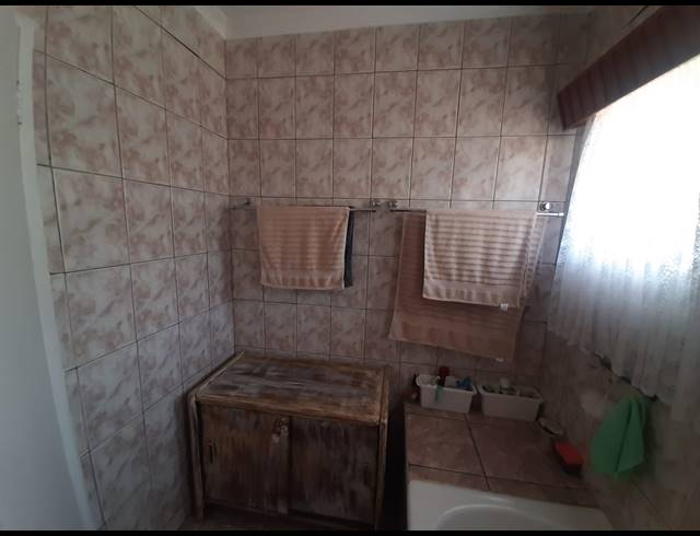 3 BEDROOM FREEHOLD FOR SALE IN MINNEBRON